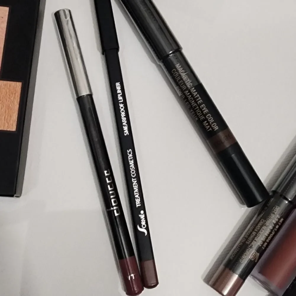 12 pc makeup bundle